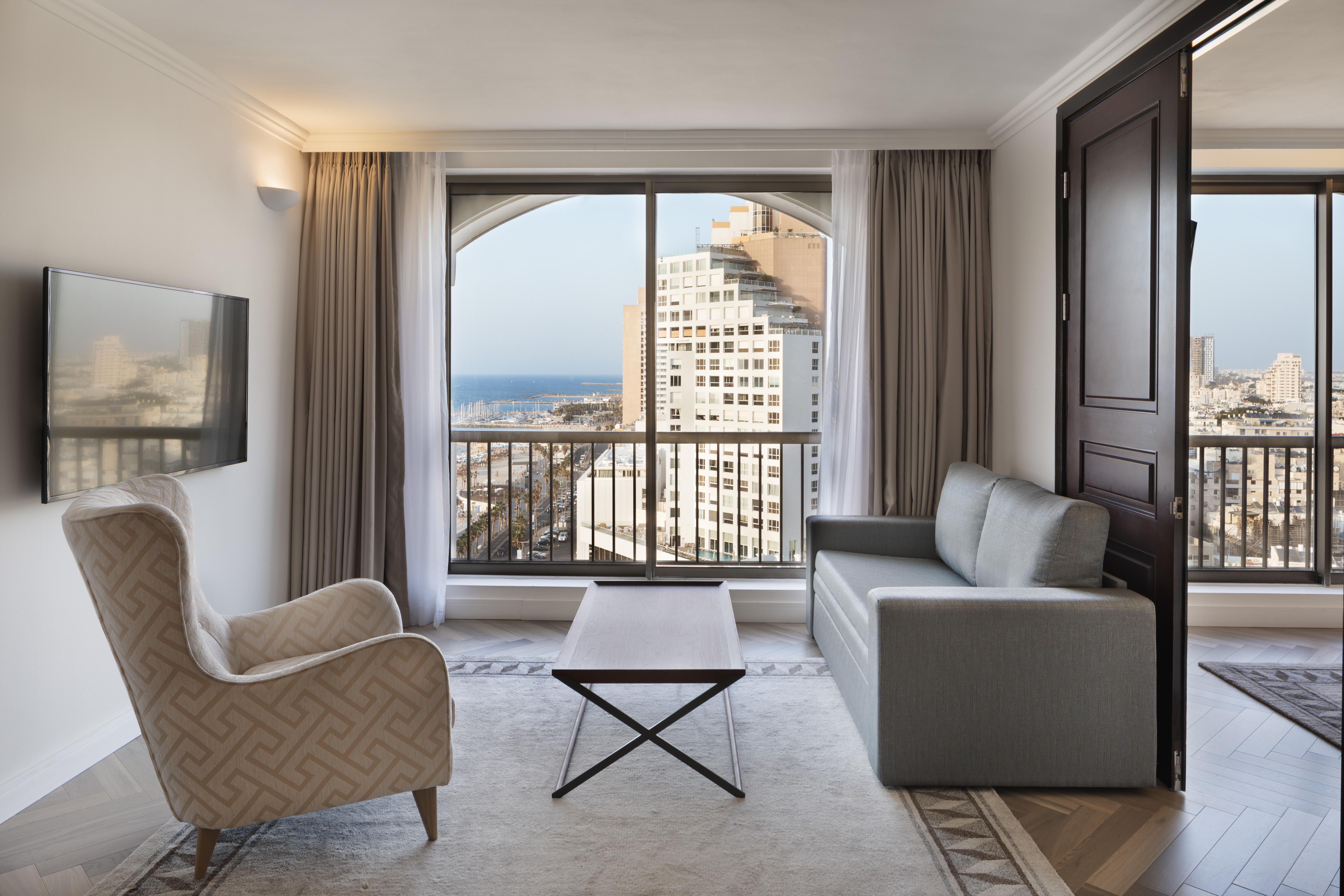 Hotel Orchid 4*